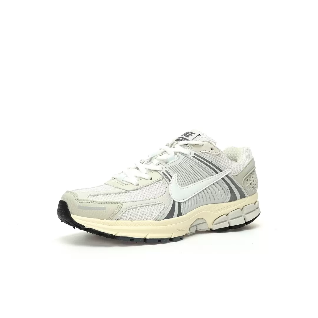 Nike Zoom Vomero 5 Platinum Tint - Image 2