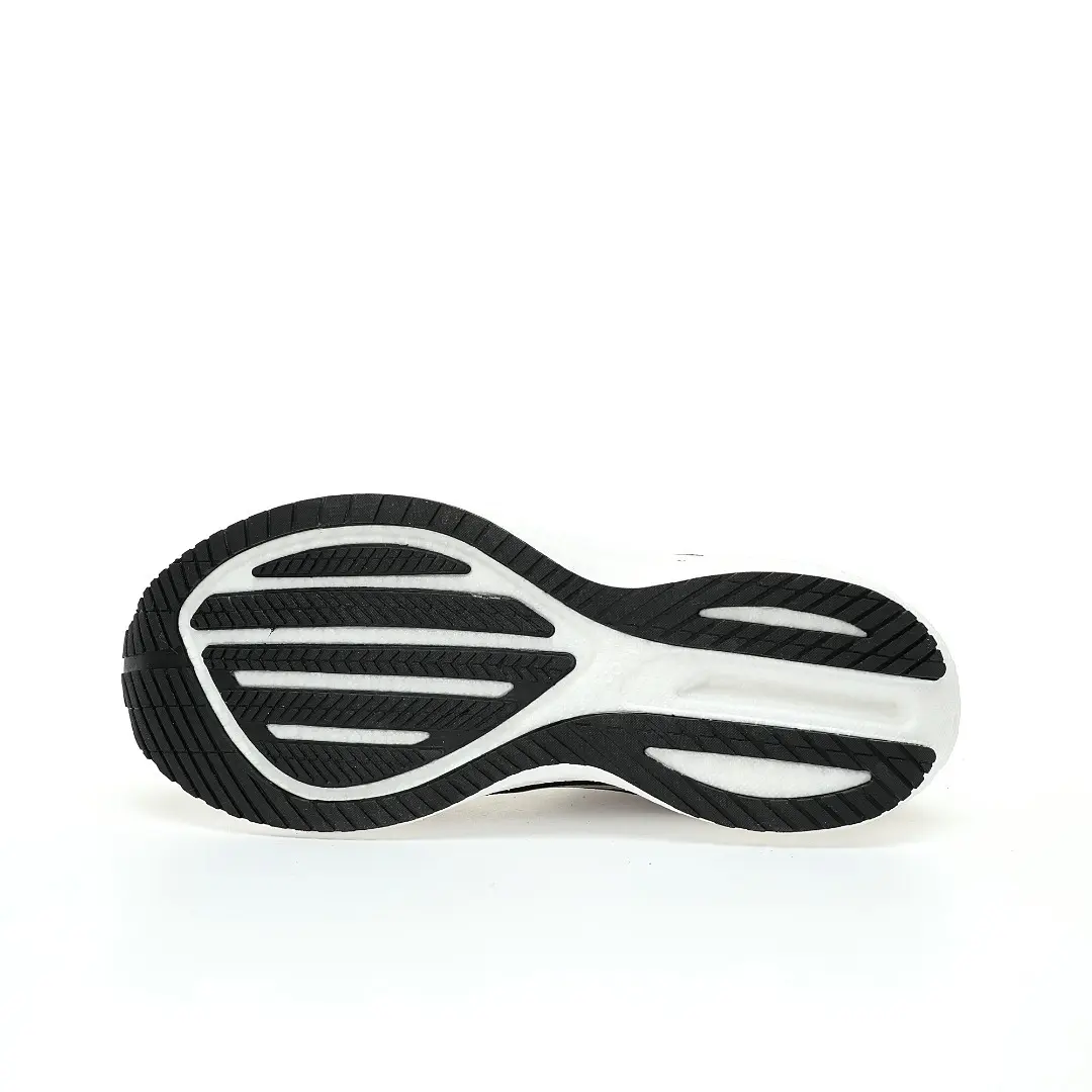 Saucony Triumph 20 Mesh Black And White - Image 5