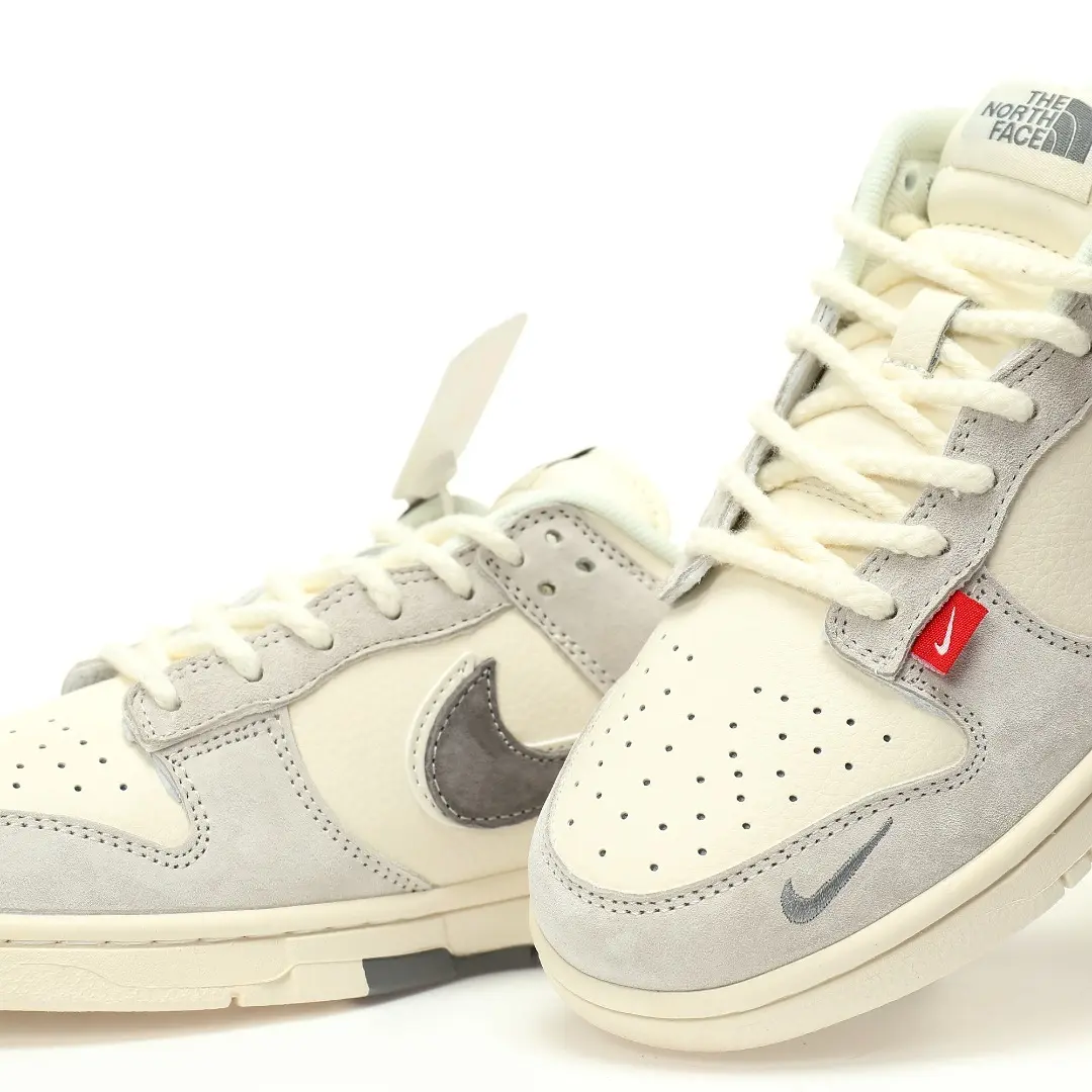 Nike SB Dunk Low The North Face Joint Signature Beige Dark Gray Double Hook - Image 8
