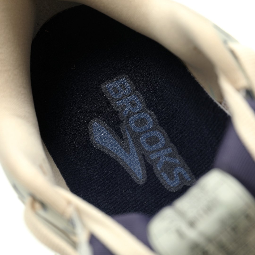 Brooks Adrenaline GTS 23 Adrenaline GTS Mesh Beige White Dark Blue - Image 9