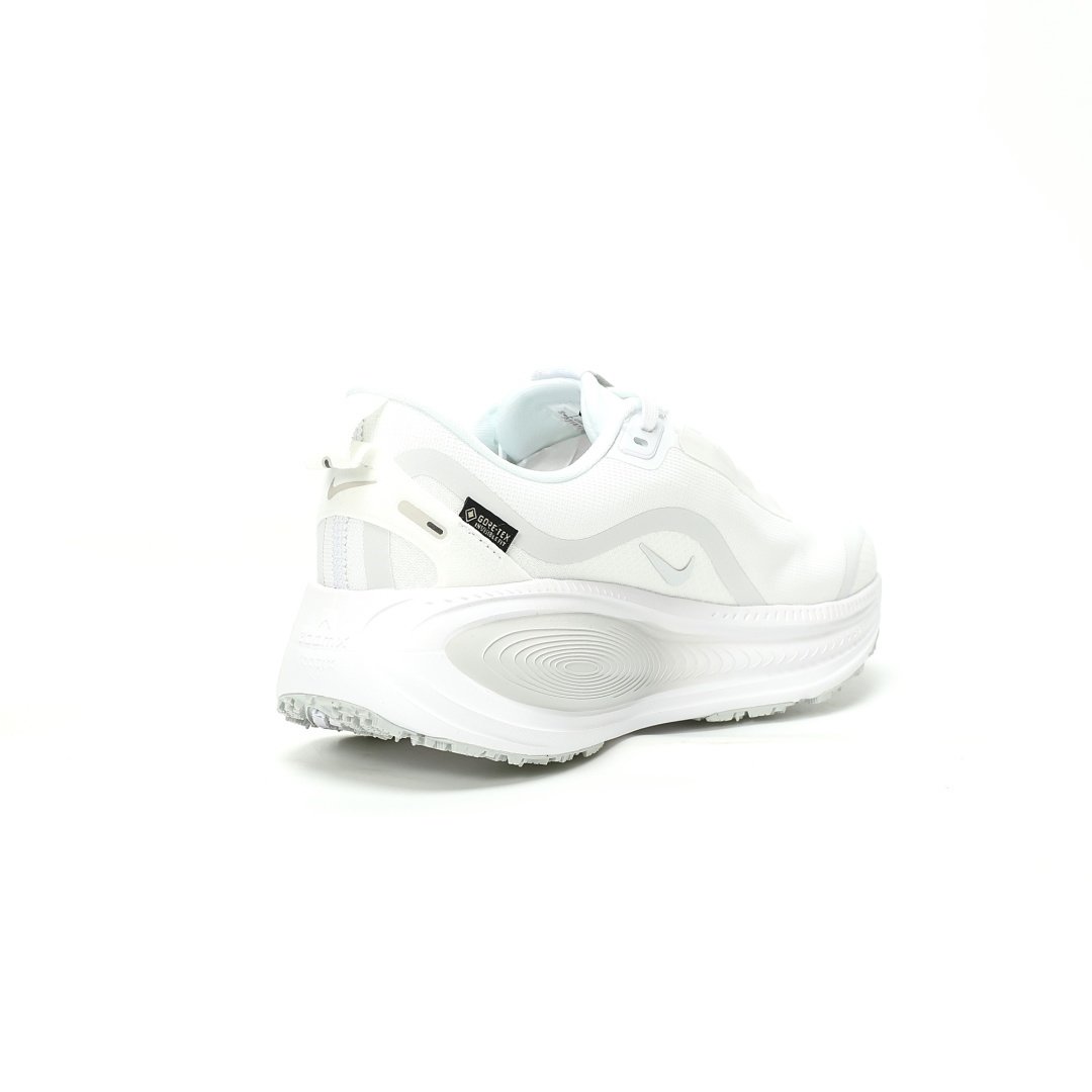 Nike Vomero 18 ZoomX Gore-Tex White Pure Platinum All Reflective GTX - Image 3