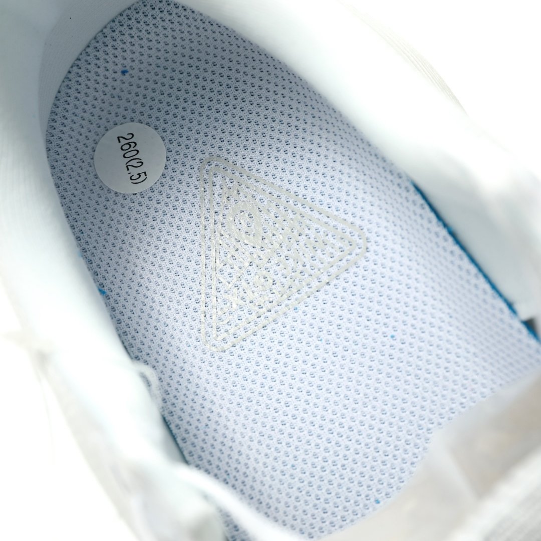 Nike Vomero 18 ZoomX Gore-Tex White Pure Platinum All Reflective GTX - Image 9