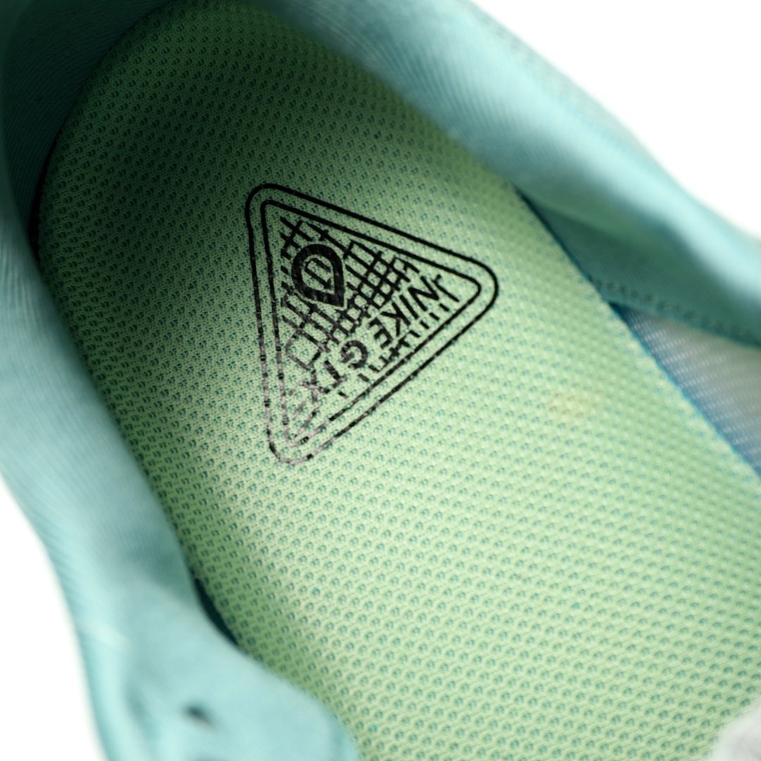 Nike Vomero 18 ZoomX Gore-Tex Cannon Volt Dark Gray Fluorescent Green Reflective GTX - Image 9